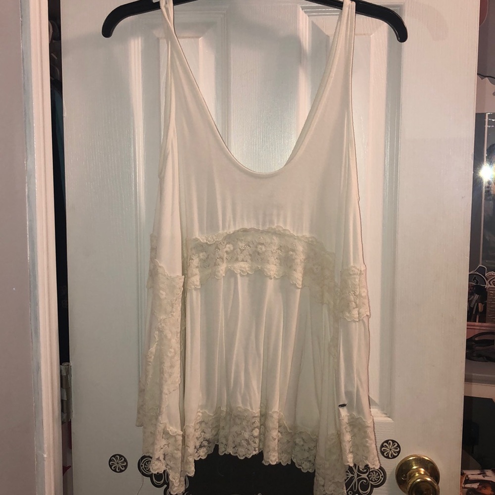 American Eagle Soft and Flowy lace tank